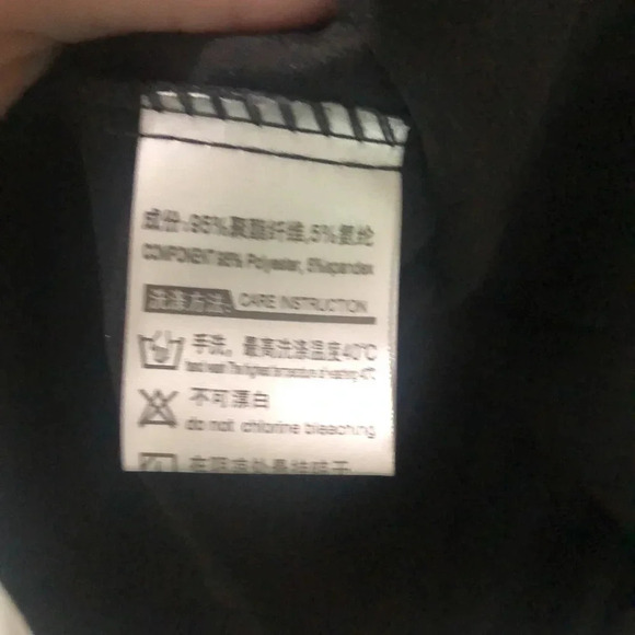 Black initial B bathrobe - Picture 5 of 5